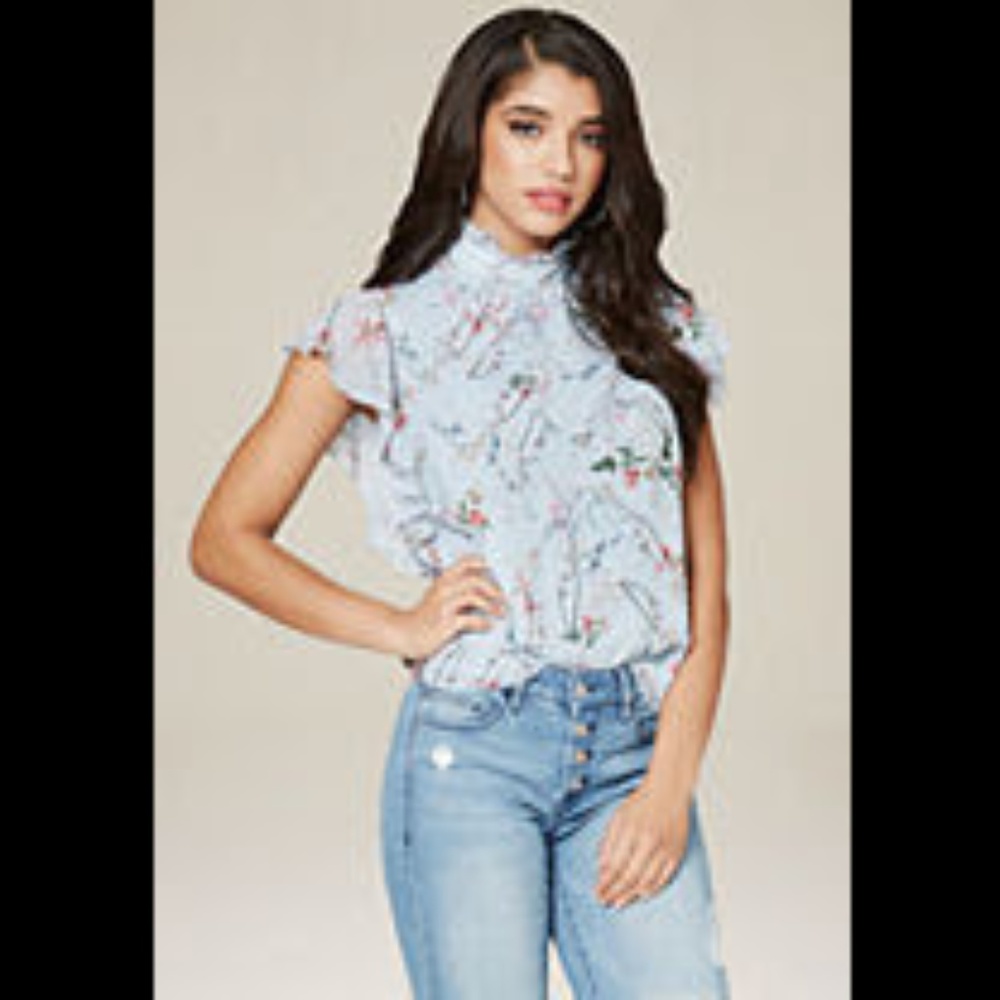 bebe Print Flutter Sleeve Top